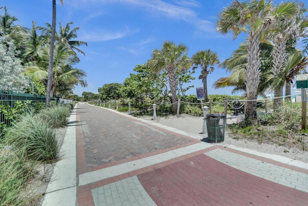 Beachfront Condo Beach Service-717 - Miami Beach, Miami Beach